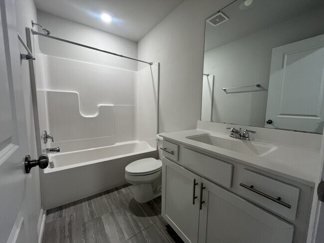 Building Photo - 2527 Laurel Valley Way