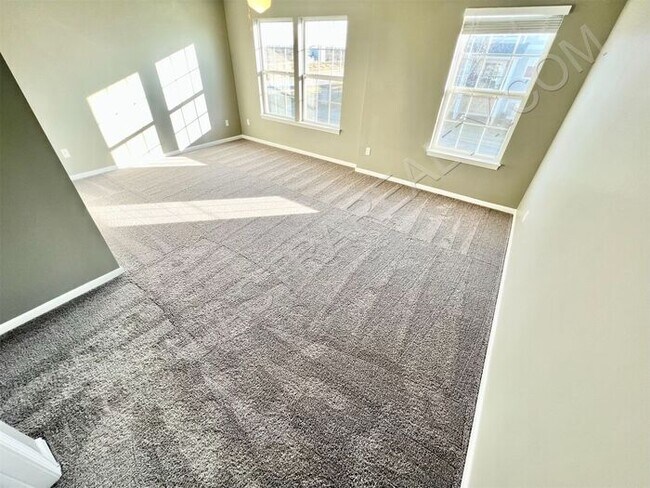 Building Photo - Beautiful and Spacious Olathe West Townhome-Available NOW!!