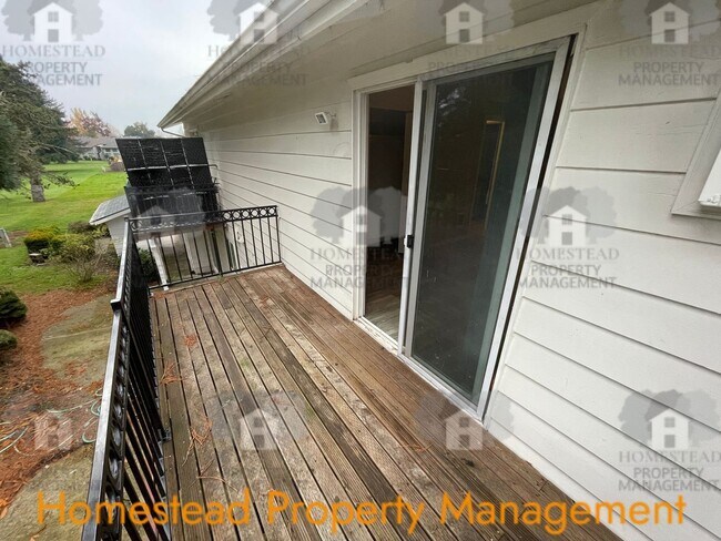 Building Photo - 661