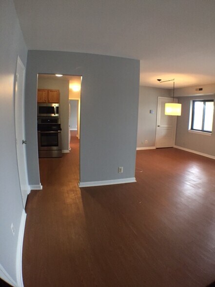 Building Photo - 6260 Edsall Road