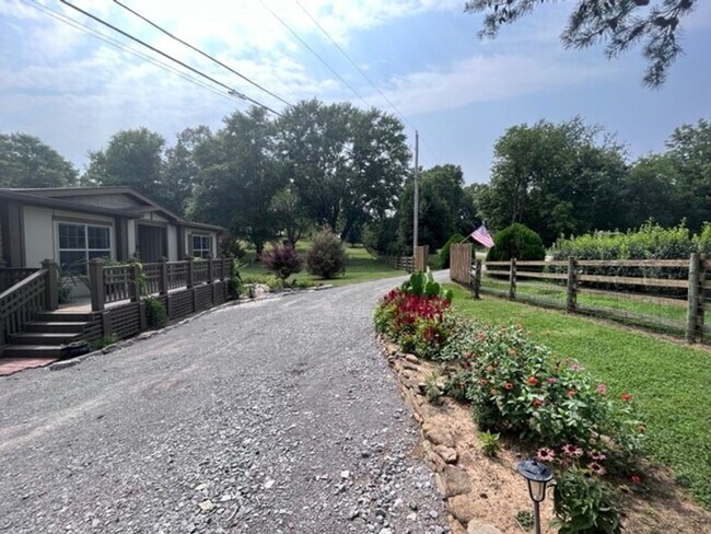 Building Photo - 5756 Benders Ferry Rd