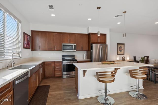 Building Photo - 374 Serra St