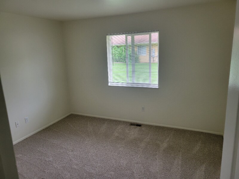 Building Photo - 240 O'Doherty Rd