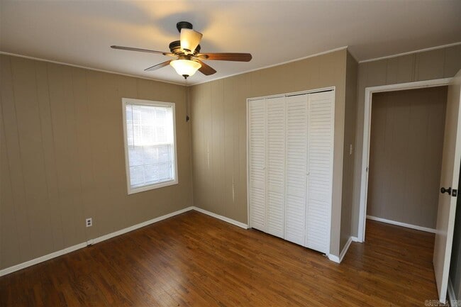 Building Photo - 11412 Ashwood Dr