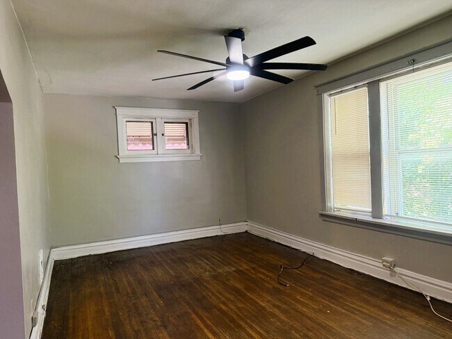 Building Photo - 2nd Floor Unit for Rent