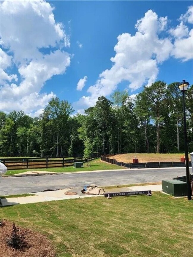 Building Photo - Spacious 3BR Townhome in Lawrenceville