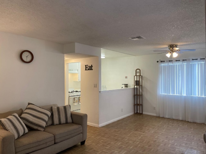 Building Photo - 38604 10th St E