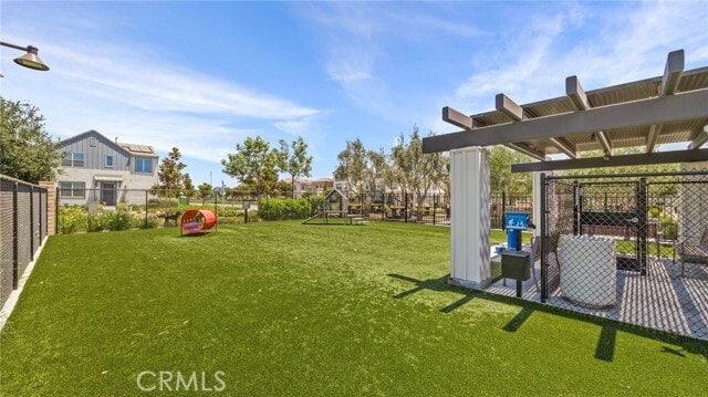 Building Photo - 16282 Meadowhouse Ave