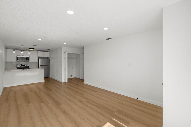 Building Photo - 4555 SW 52nd Cir