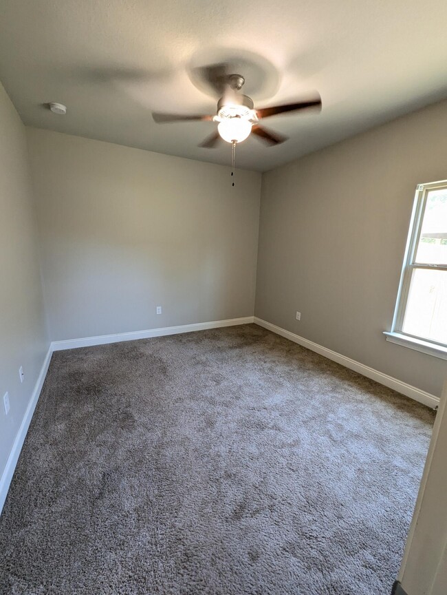 Building Photo - 8934 E River Dr