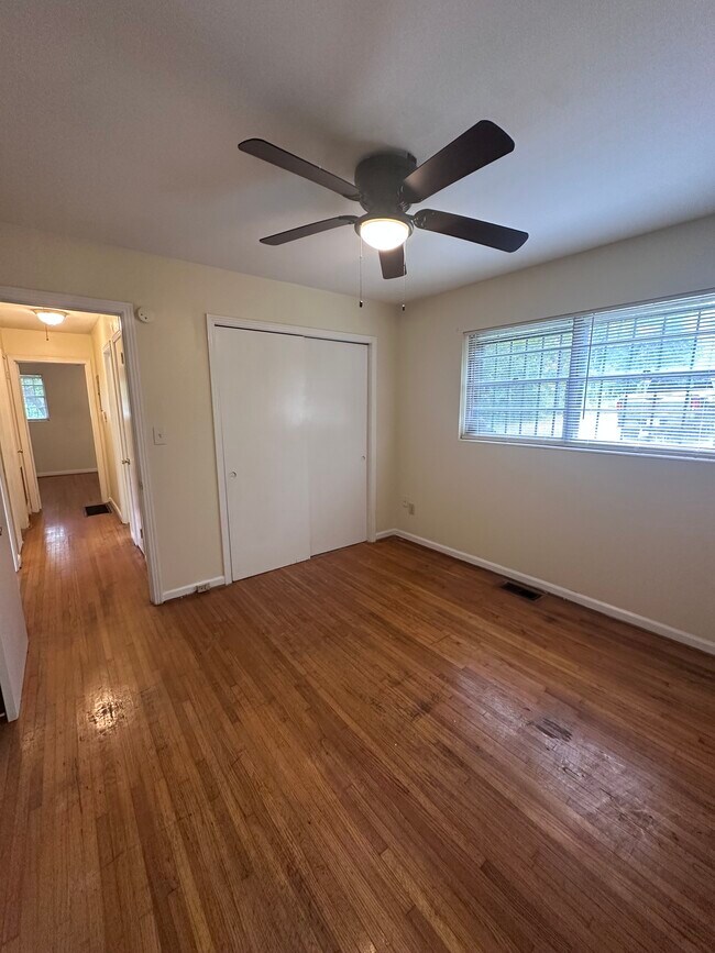 Building Photo - 2nd Ave South Duplex