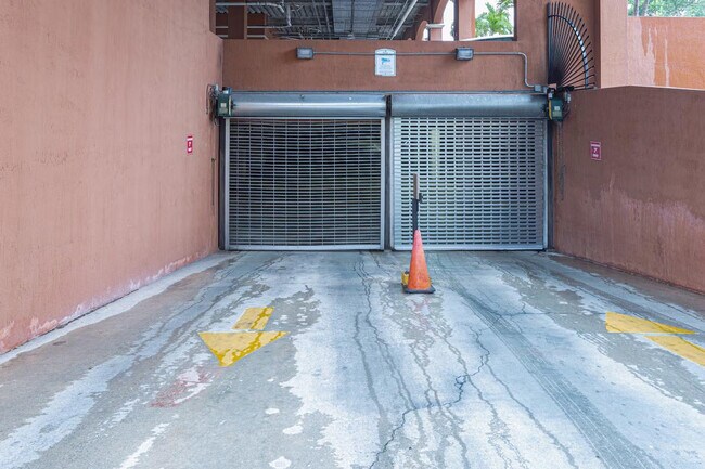 Building Photo - 3256 SW 22nd Terrace