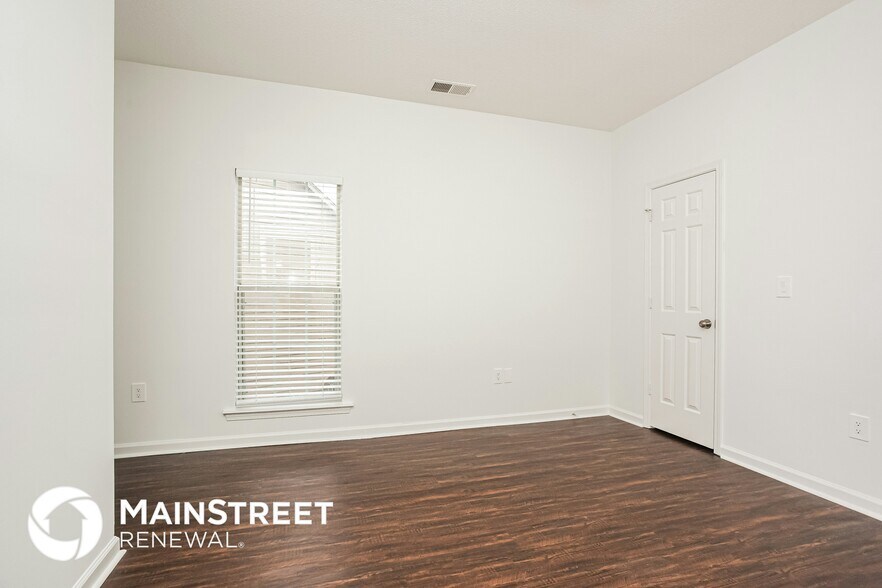 Building Photo - 7122 Queens Crown Ct