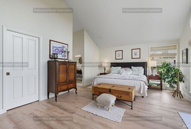 Building Photo - One of a kind home just steps away from Annadel State park