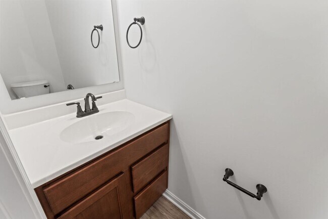 Building Photo - Short Term New Construction Townhouse for rent! Rental tell the end of May