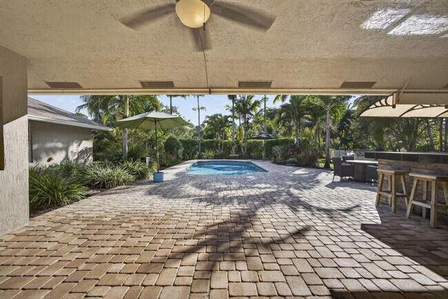 Building Photo - 11646 63rd Ln N