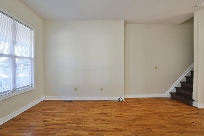 Building Photo - 127 E Hudson St