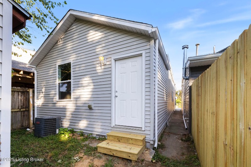 Building Photo - 1016 Payne St