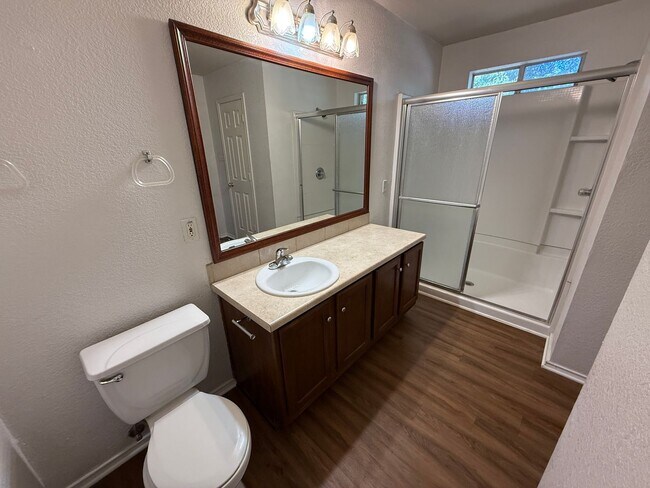 Building Photo - 4 Bedroom, 2 Bathroom House in Killeen wit...