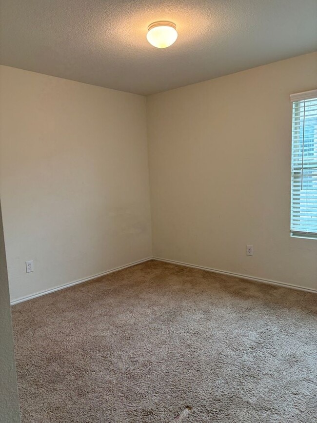 Building Photo - EMISD***3/2/2****