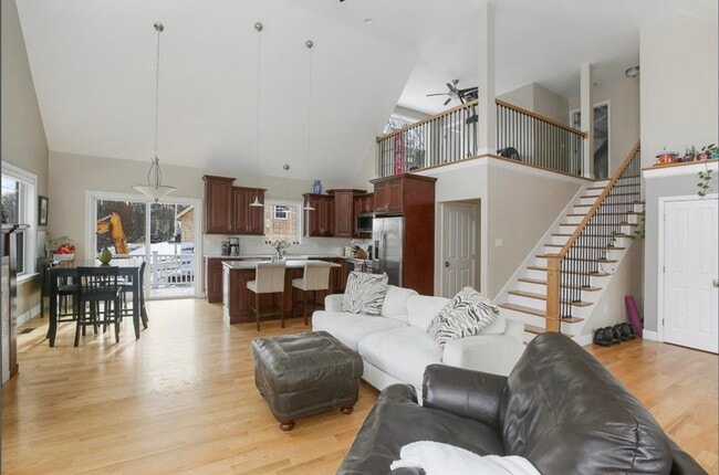 Building Photo - 9 Gulliver Ave