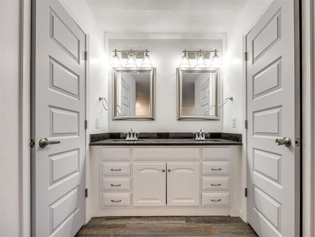 Building Photo - 6312 Overcourt Manor