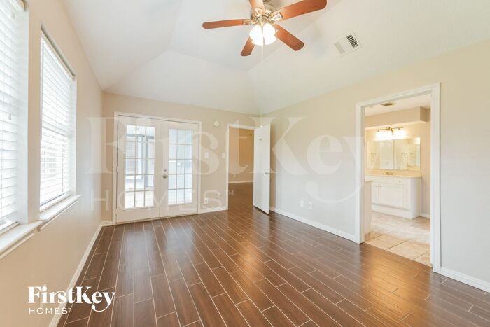 Building Photo - 5030 Maurita Dr