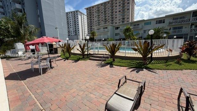 Building Photo - 450 Golden Isles Dr