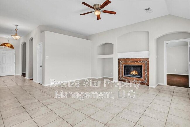 Building Photo - 2827 Rosewood Blvd
