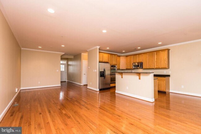 Building Photo - 3233 Meadow View Cir