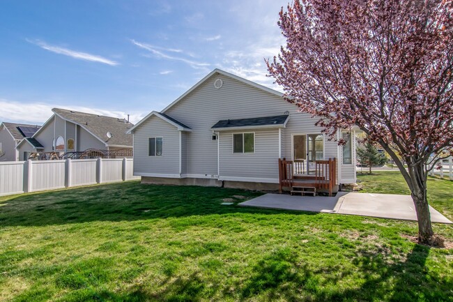 Building Photo - 5 Bedroom Home in Herriman; 2700 sq ft; $2...