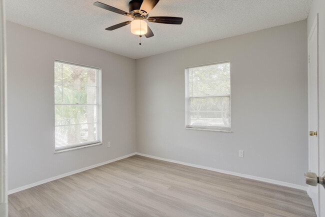 Building Photo - 6610 Jupiter Gardens Blvd
