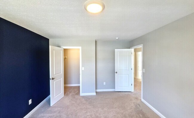 Building Photo - 6495 Drasco Dr