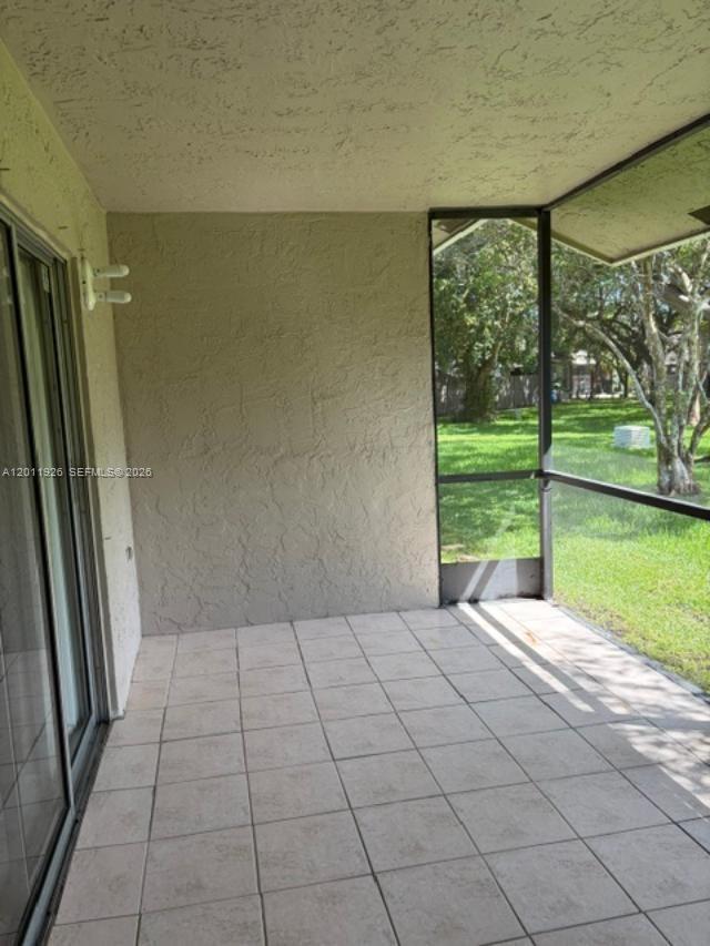 Building Photo - 667 Woodgate Ln