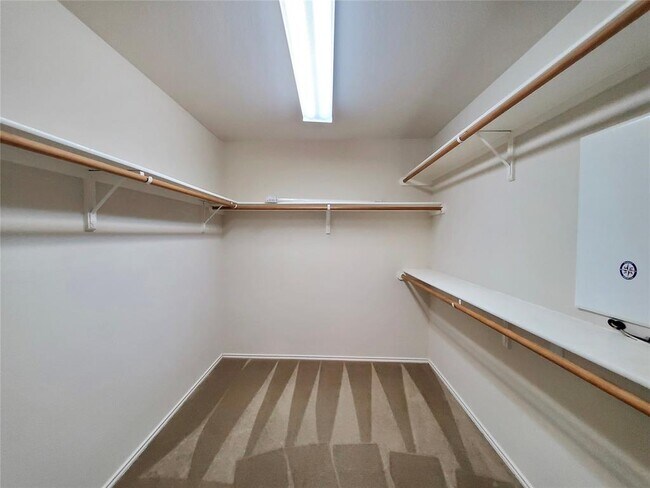 Building Photo - 15109 Fernhill Dr