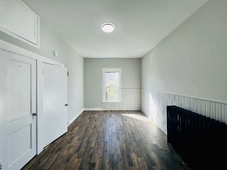 Building Photo - 503 Hanover St