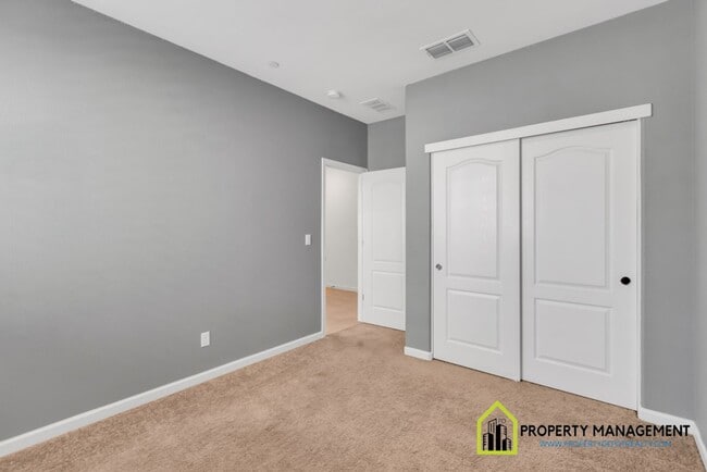 Building Photo - Modern and Spacious 4-Bedroom Home for Rent!