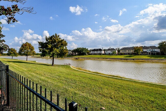 Building Photo - 12307 S Shadow Cove Dr