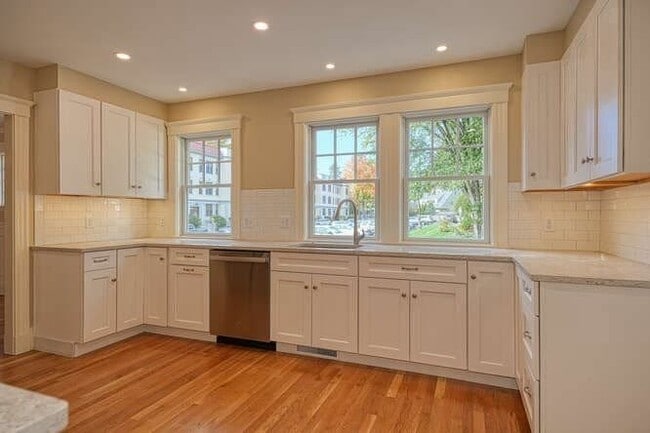 Building Photo - 71 Church St