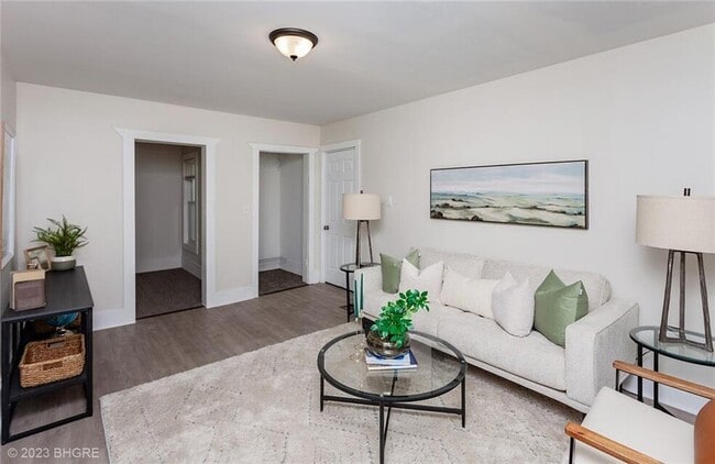 Building Photo - 1215 Clark St