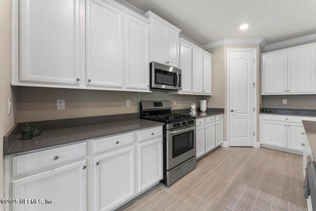 Building Photo - 360 Tintamarre Dr
