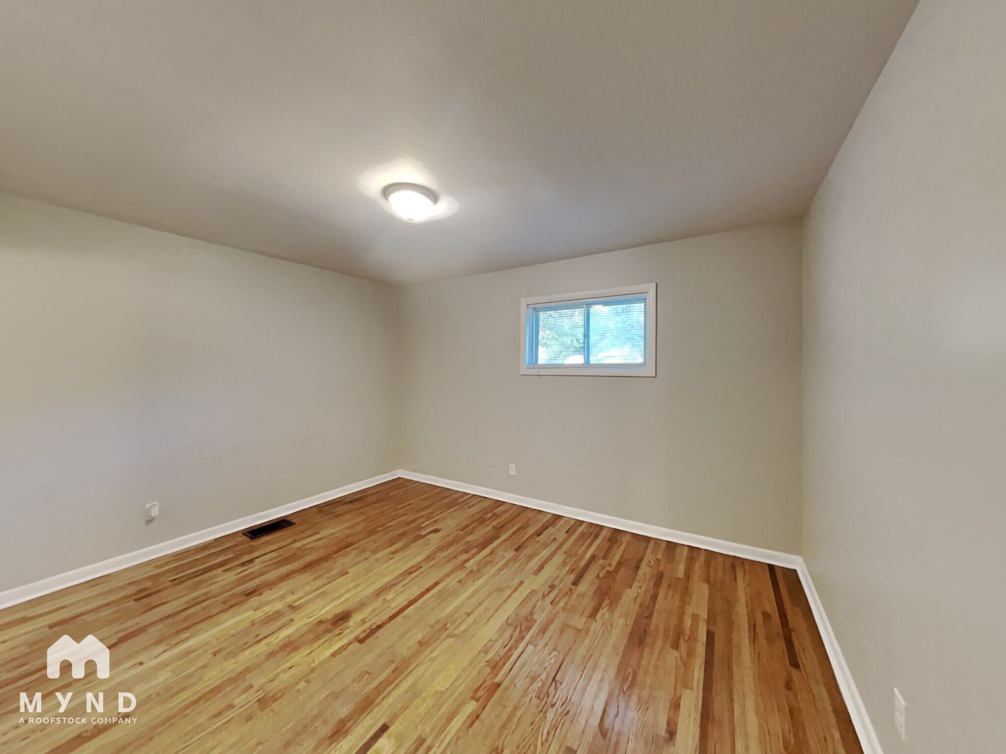 Building Photo - 452 Burgundy Rd
