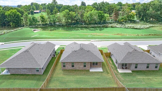 Building Photo - Brand New Home Waiting For you!