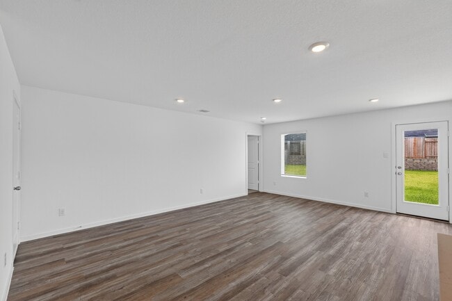 Building Photo - 40818 Hawthorne Glades St
