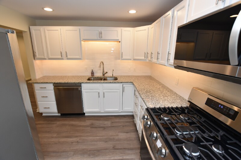 Building Photo - 3234 Whitfield Dr