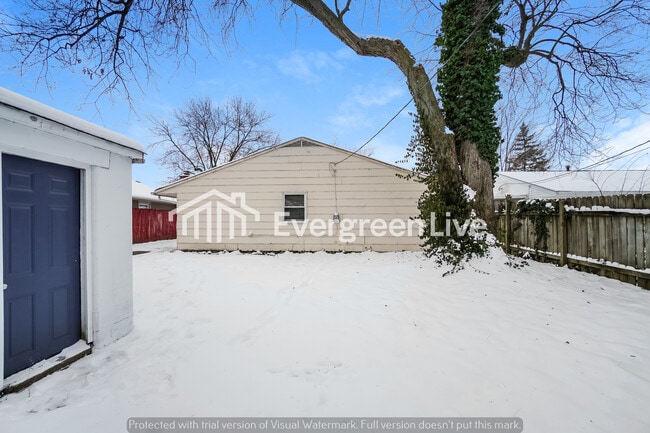 Building Photo - 212 E Alcott Rd