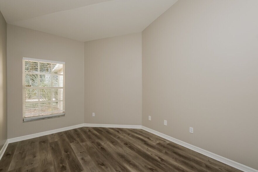 Building Photo - 10623 Navigation Dr