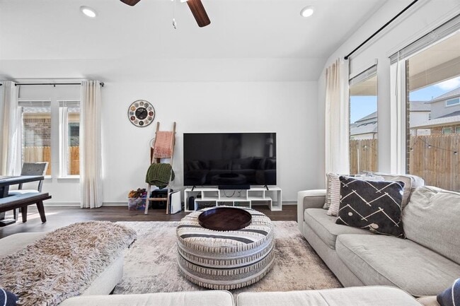 Building Photo - 329 Black Sheep Cv