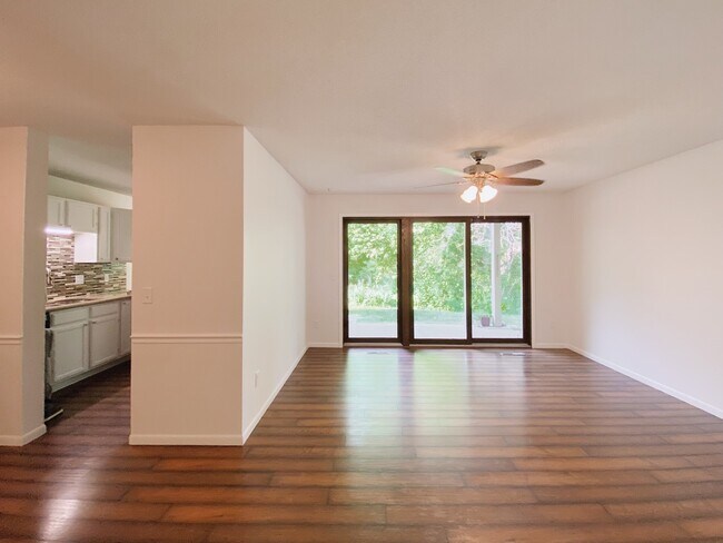 Building Photo - 11166 Westwind Dr