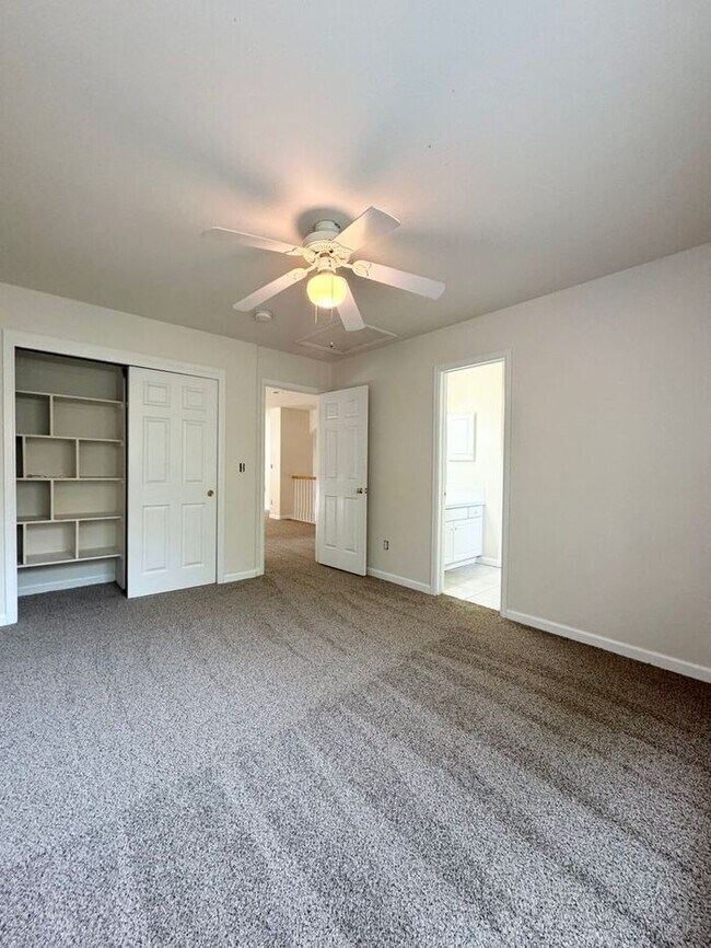 Building Photo - Stunning 4 Bedroom, 3.5 Bath with 3 car attached garage Home in Paragon Estates in Fort Collins, CO